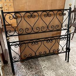 Letto in ferro battuto da una piazza e mezzo