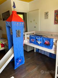 Letto rialzato con scivolo