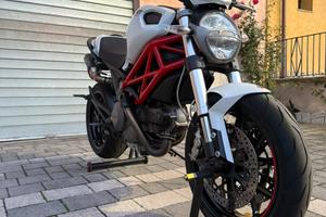 Ducati Monster 796 2010