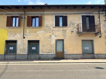 NEGOZIO A CASELLE TORINESE
