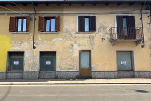 NEGOZIO A CASELLE TORINESE