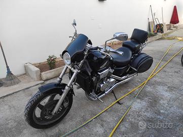 Honda vf750c