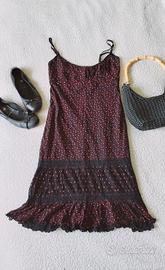 Abito nero a fiorellini con pizzo