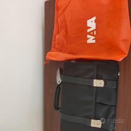 BORSA IN PELLE NAVA NUOVA MAI USATA 