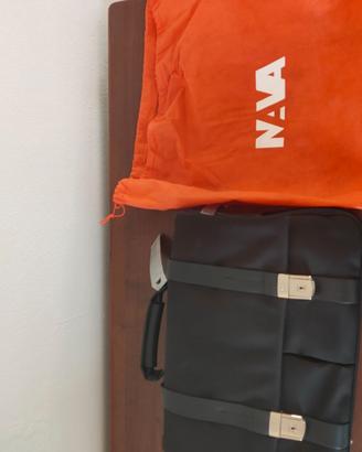 BORSA IN PELLE NAVA NUOVA MAI USATA 