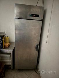 Frigorifero per attività commerciale