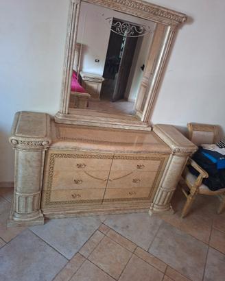 comò in legno effetto marmo