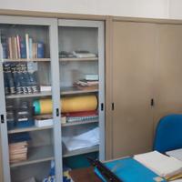 armadio, scrivanie,in metallo, poltrone ecc.