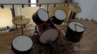 Batteria marca STAGG.