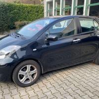 TOYOTA Yaris 1.3 5 porte Neopatentati