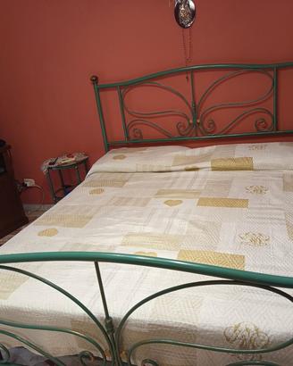 camera da letto in ferro battuto
