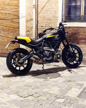 Ducati scrambler 800 dark line