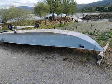 Barca pesca tradizionale lago trasimeno