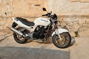 kawasaki zr7 750 del 2002