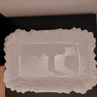 Centrotavola in ceramica con decoro in rilievo
