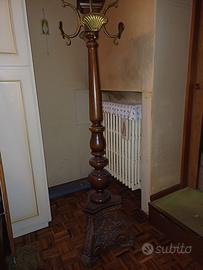 Appendi abiti in legno e ottone