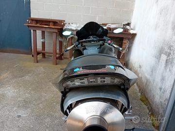 honda cbr 600 2006  euro 4000 trattabile 