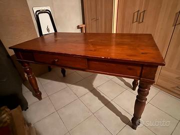 Tavolo da pranzo in noce massello fine 800