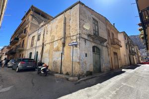 Casale rustico da ristrutturare - Via Ragona