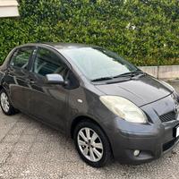 TOYOTA Yaris 1.3 5 porte Sol