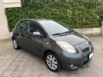 TOYOTA Yaris 1.3 5 porte Sol