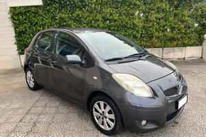 TOYOTA Yaris 1.3 5 porte Sol