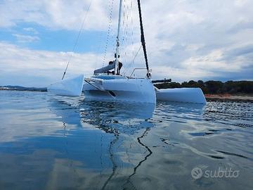 Trimarano Corsair 880