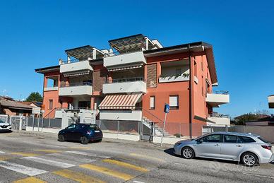 3 LOCALI A ZELO BUON PERSICO