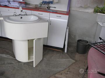 Lavandino con mobile