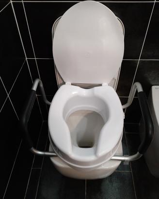 Rialzo per WC