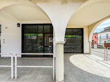 NEGOZIO A MADIGNANO