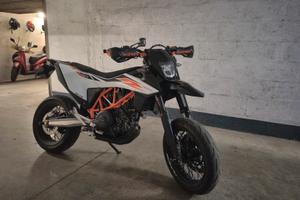 KTM 690 SMC R A2 Depotenziato a Libretto