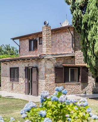 VILLA SINGOLA A CAPRAROLA