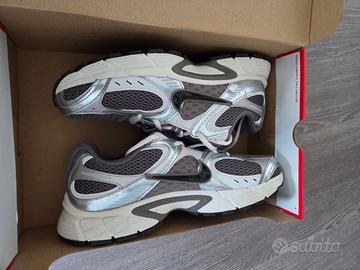 Nike V5 uomo grigio argento