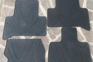 Tappetini e vasca baule in gomma originali Stelvio