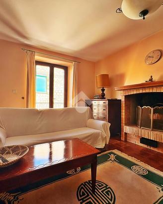 CASA SEMINDIPENDENTE A FOSSATO DI VICO