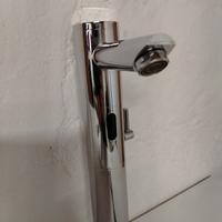 Miscelatore con sensore elettrico a batterie