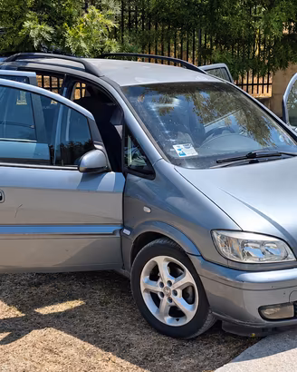 Opel Zafira 1.6 Eco M 16v  7 Posti – Neopatentati