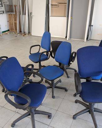 Pareti, scrivanie e altri arredi da ufficio