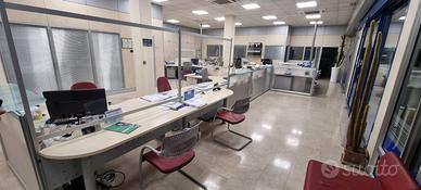 BANCONE ED ISOLA DA UFFICIO