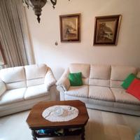 Coppia Divani Bianchi (3+2 posti) Buone condizioni