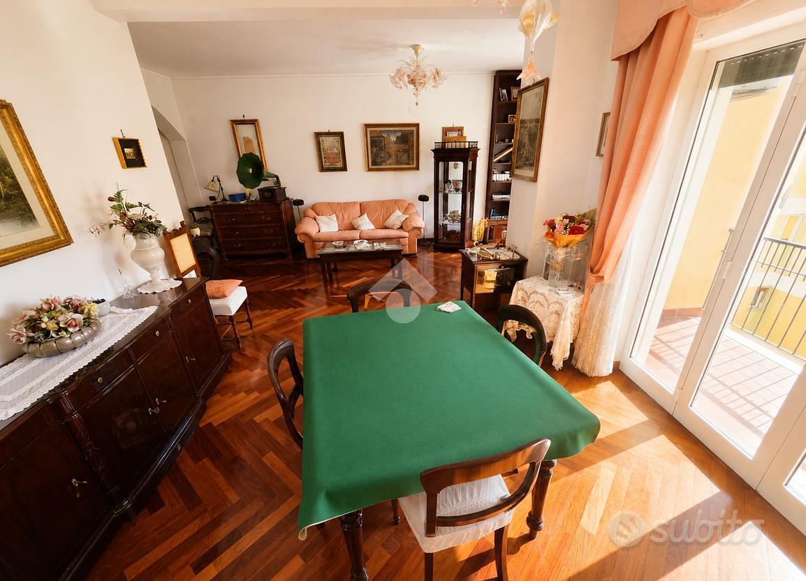 6 LOCALI A NAPOLI - Vista 5
