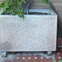 Splendida Fioriera in graniglia e cemento