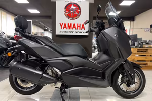 Yamaha X-Max 300