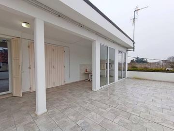 Villetta a schiera di 234 m² con 5 locali e box au
