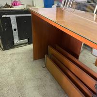 SCRIVANIA IN LAMINATO NOCE