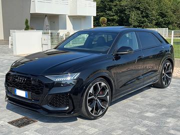 Audi RSQ8 4.0 mhev 600cv 2020
