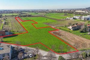 Terreno di 13200 m² a Barzana