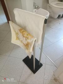 PORTASCIUGAMANI IN ACCIAIO A RICCIONE