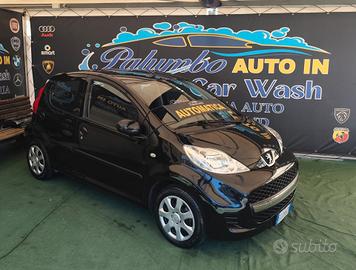 Peugeot 107 1.0 68CV 5p. CAMBIO AUTOMATICO
